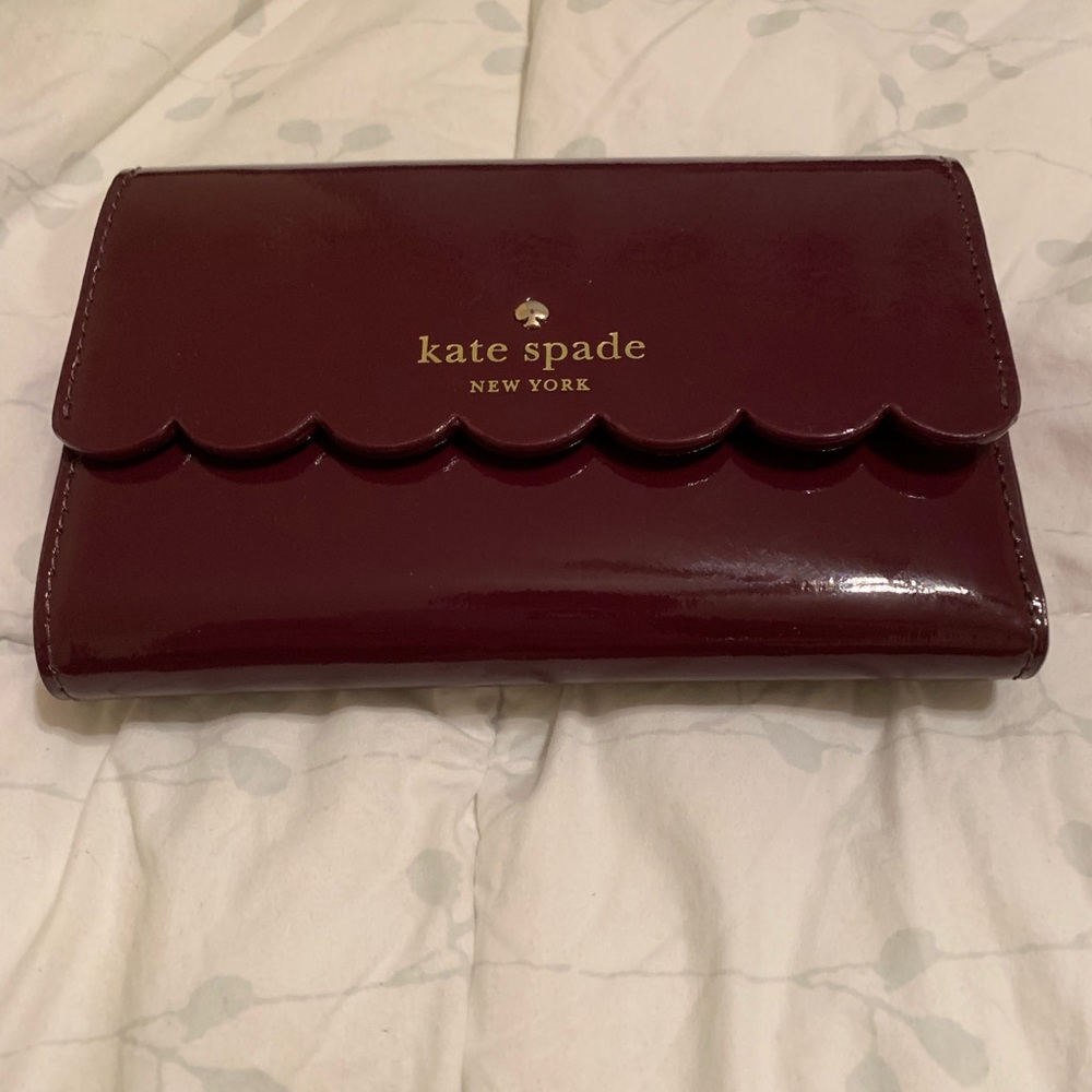 kate spade Burgundy scallop edge wallet NWOT